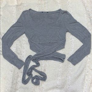 Grey long sleeved tie top!